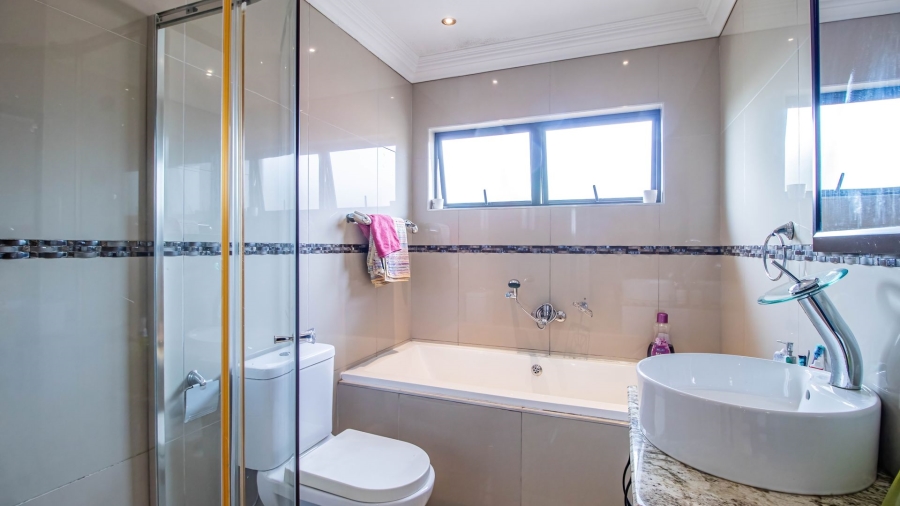 4 Bedroom Property for Sale in Glen Marais Gauteng