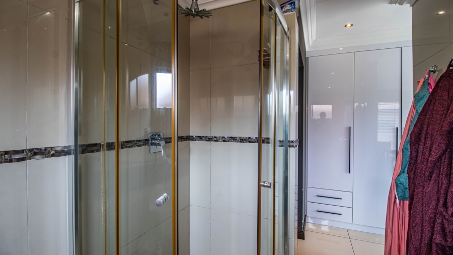 4 Bedroom Property for Sale in Glen Marais Gauteng