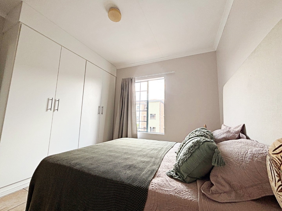 2 Bedroom Property for Sale in Rooihuiskraal North Gauteng