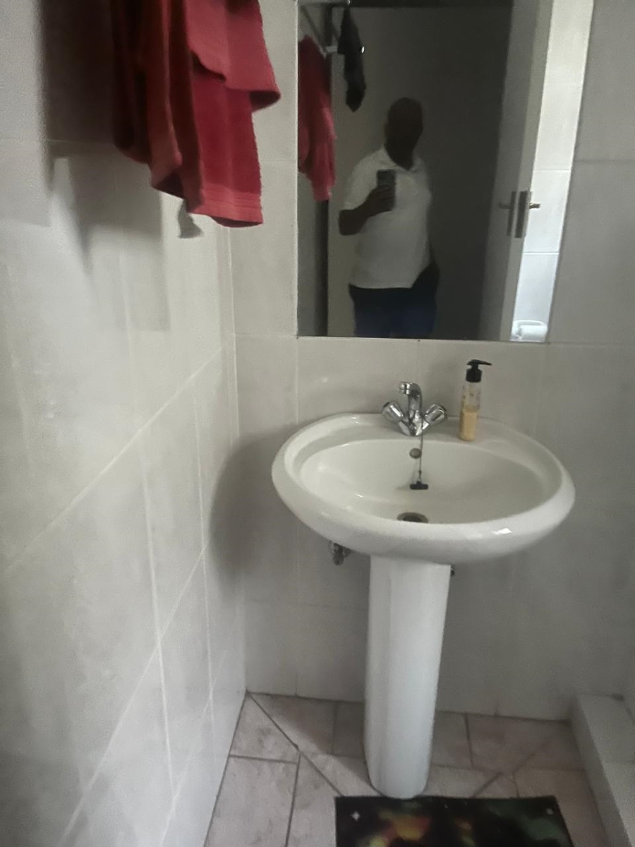 To Let 2 Bedroom Property for Rent in Observatory Gauteng