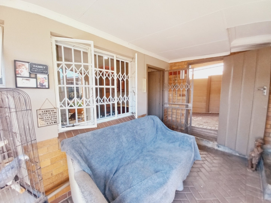 4 Bedroom Property for Sale in Wannenburghoogte Gauteng