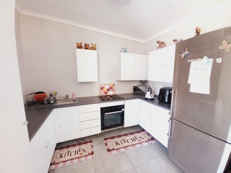 4 Bedroom Property for Sale in Wannenburghoogte Gauteng