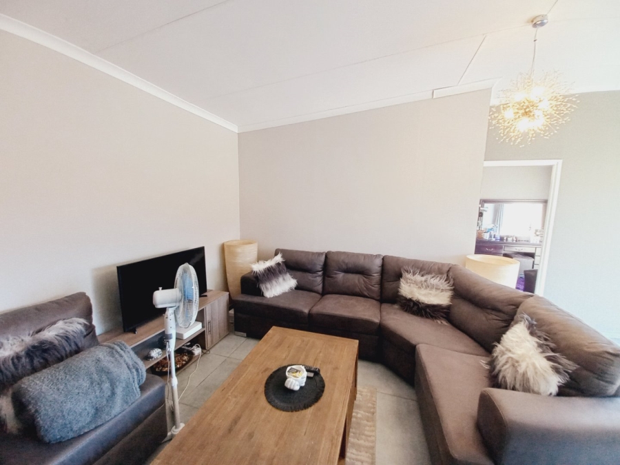 4 Bedroom Property for Sale in Wannenburghoogte Gauteng