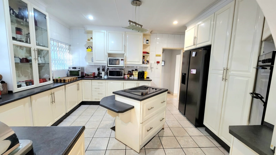 3 Bedroom Property for Sale in Glenvista Gauteng