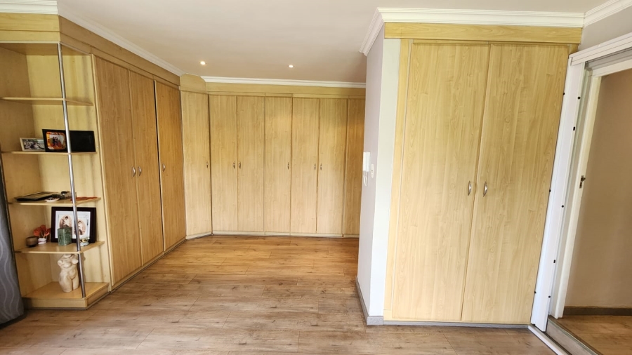 3 Bedroom Property for Sale in Glenvista Gauteng