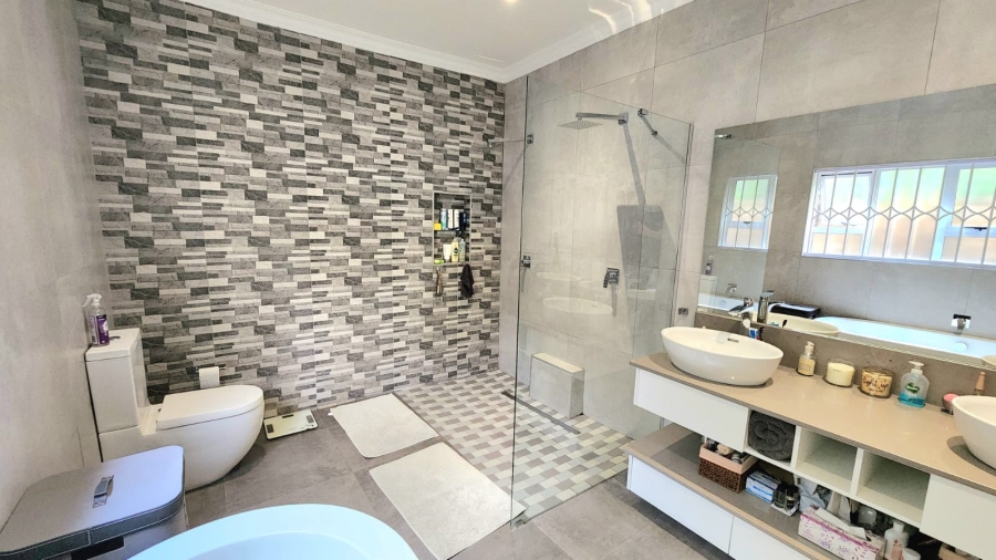 3 Bedroom Property for Sale in Glenvista Gauteng