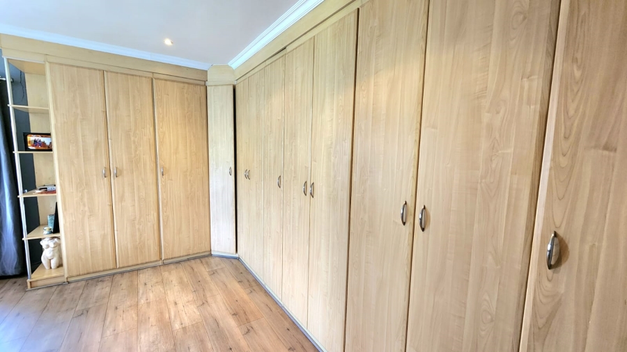 3 Bedroom Property for Sale in Glenvista Gauteng