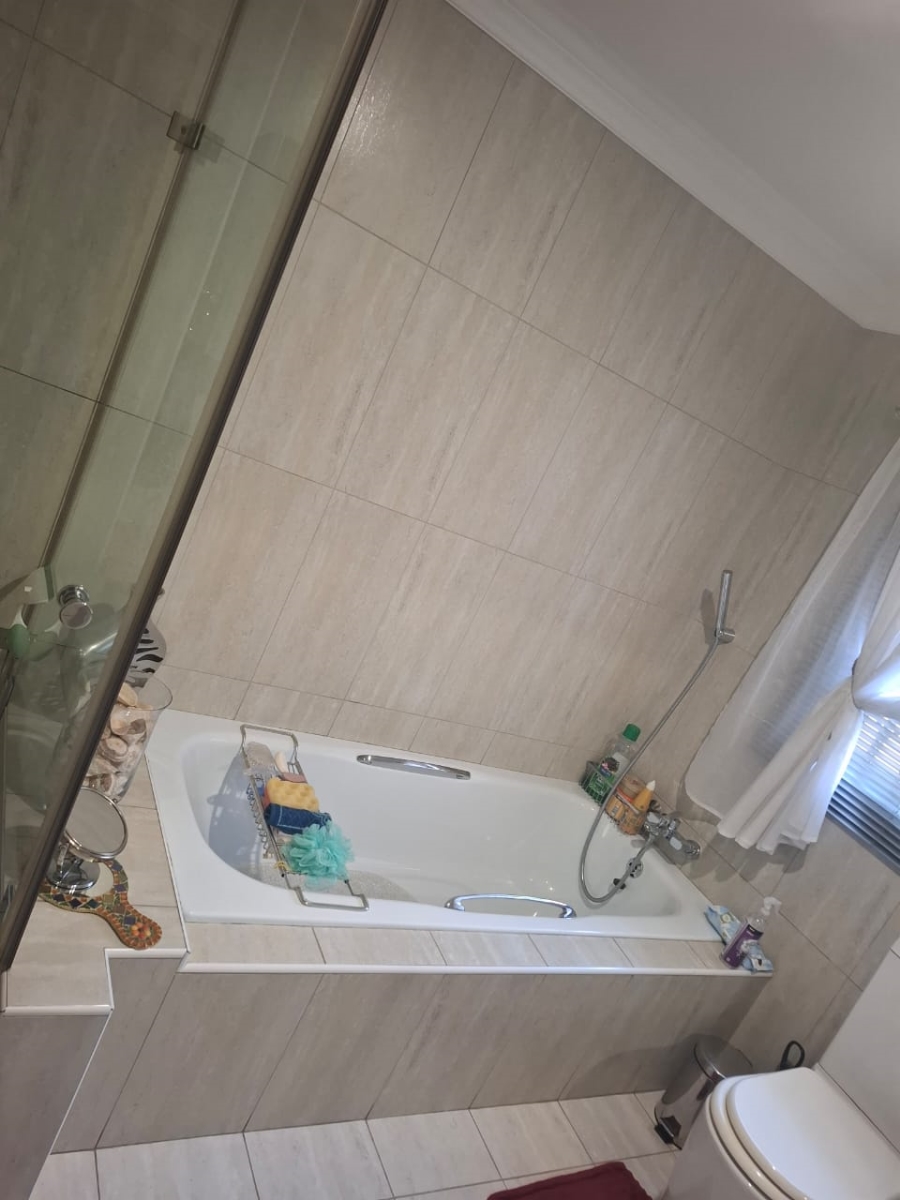 2 Bedroom Property for Sale in Terenure Gauteng