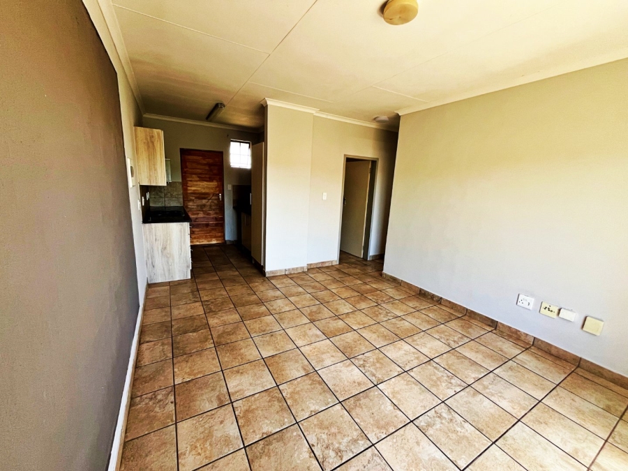 2 Bedroom Property for Sale in Rooihuiskraal North Gauteng