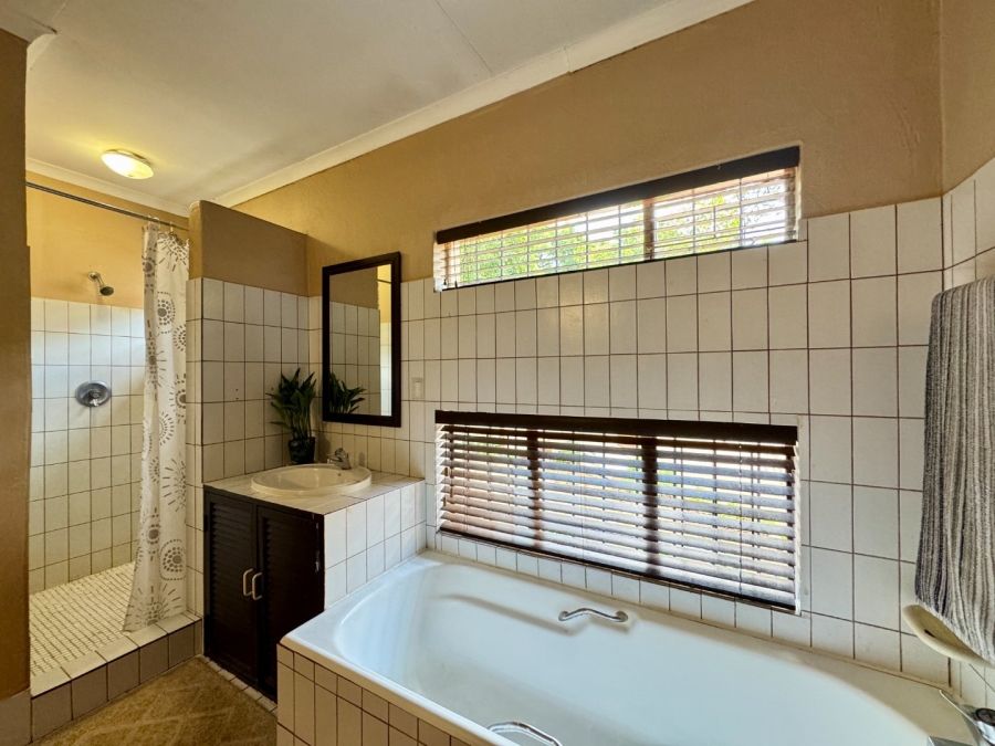 5 Bedroom Property for Sale in Lyttelton Manor Gauteng