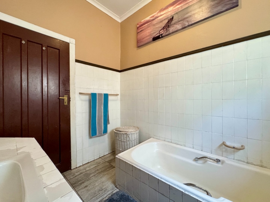 5 Bedroom Property for Sale in Lyttelton Manor Gauteng