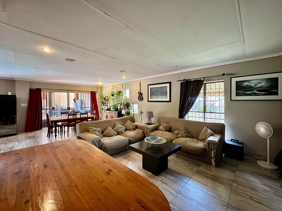 5 Bedroom Property for Sale in Lyttelton Manor Gauteng