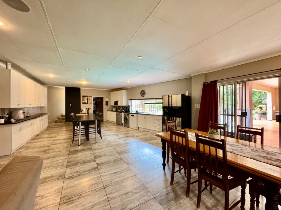 5 Bedroom Property for Sale in Lyttelton Manor Gauteng