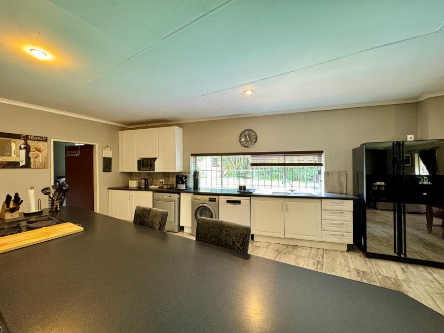 5 Bedroom Property for Sale in Lyttelton Manor Gauteng