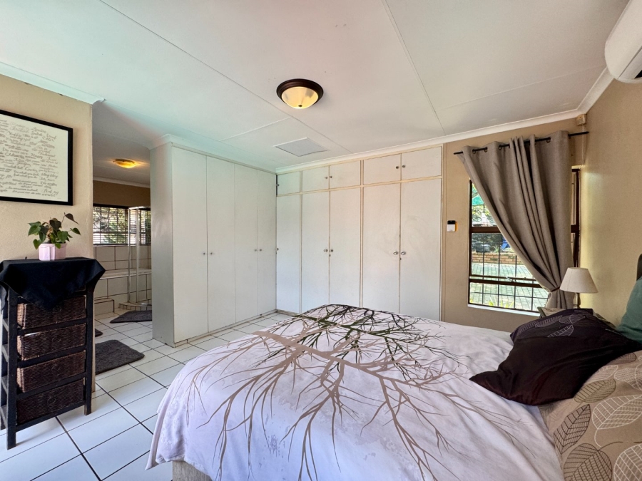 5 Bedroom Property for Sale in Lyttelton Manor Gauteng