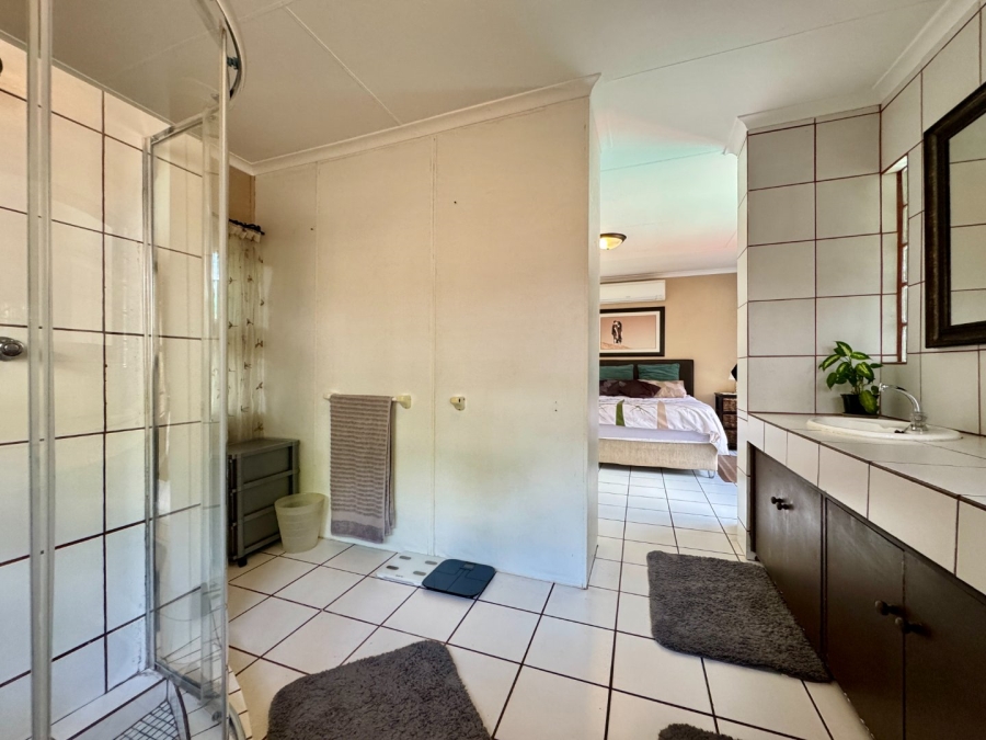 5 Bedroom Property for Sale in Lyttelton Manor Gauteng