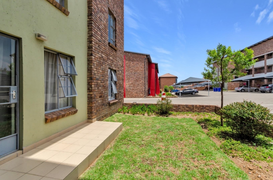 2 Bedroom Property for Sale in Amberfield Gauteng