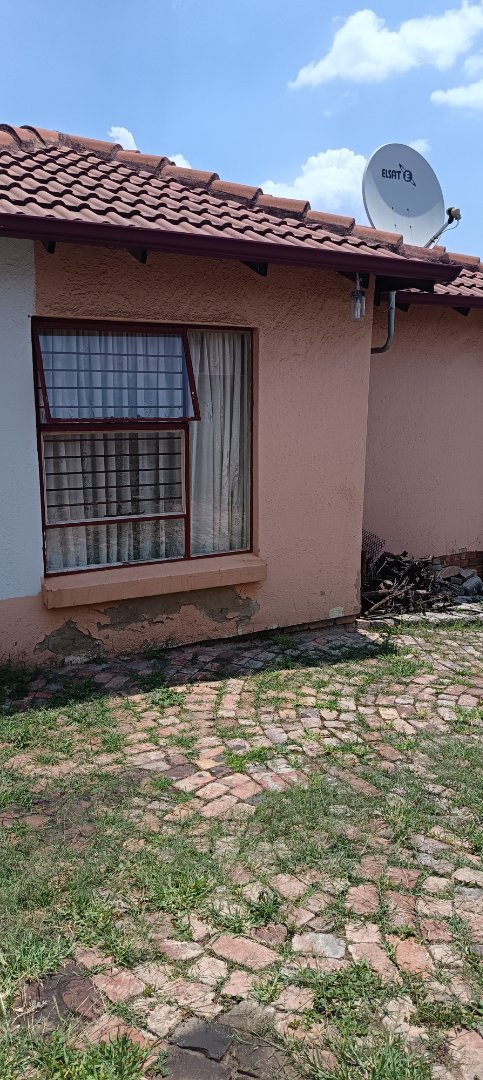 3 Bedroom Property for Sale in Clayville East Gauteng