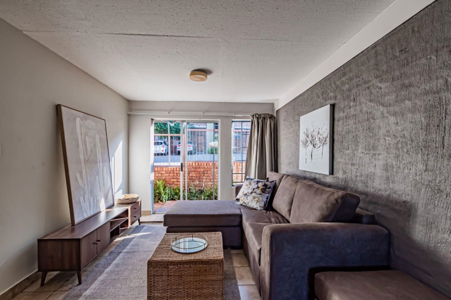 2 Bedroom Property for Sale in Rooihuiskraal North Gauteng