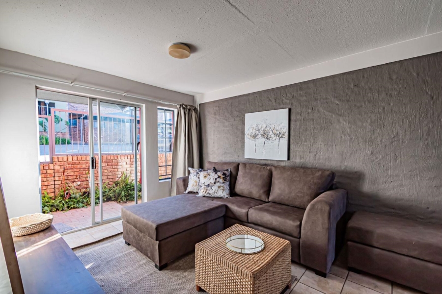 2 Bedroom Property for Sale in Rooihuiskraal North Gauteng