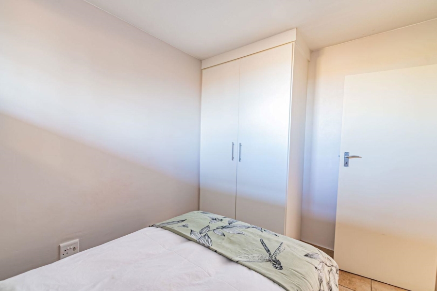 2 Bedroom Property for Sale in Rooihuiskraal North Gauteng