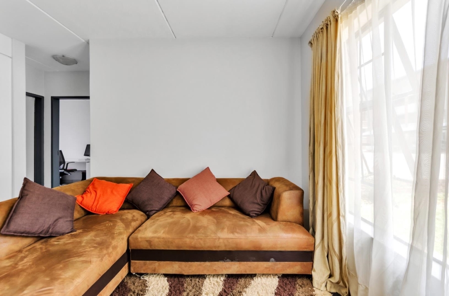 2 Bedroom Property for Sale in Rooihuiskraal North Gauteng