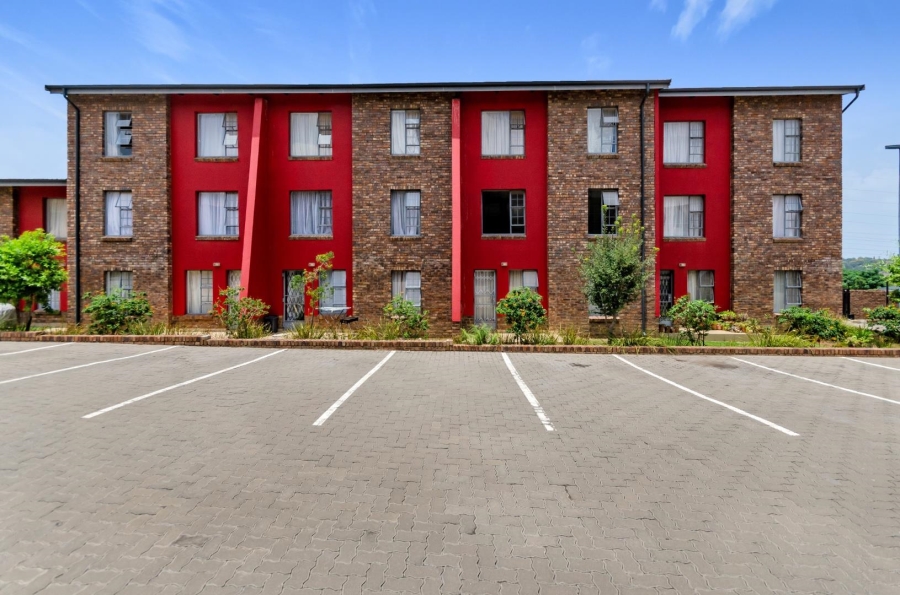 2 Bedroom Property for Sale in Rooihuiskraal North Gauteng