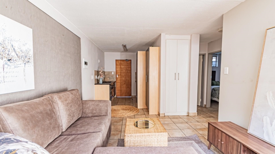 2 Bedroom Property for Sale in Rooihuiskraal North Gauteng