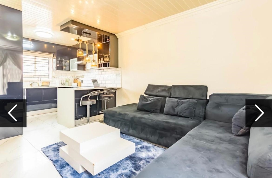 2 Bedroom Property for Sale in Witpoortjie Gauteng