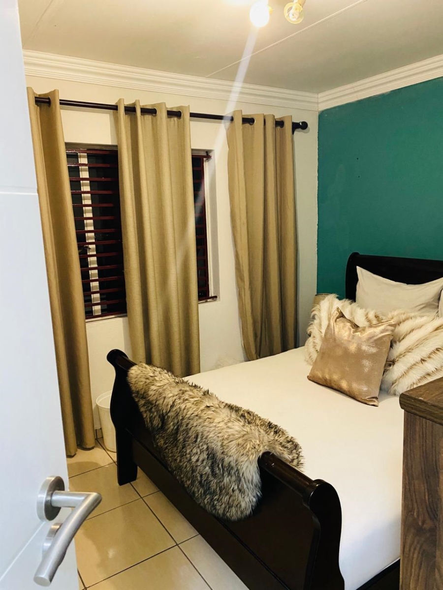 2 Bedroom Property for Sale in Witpoortjie Gauteng