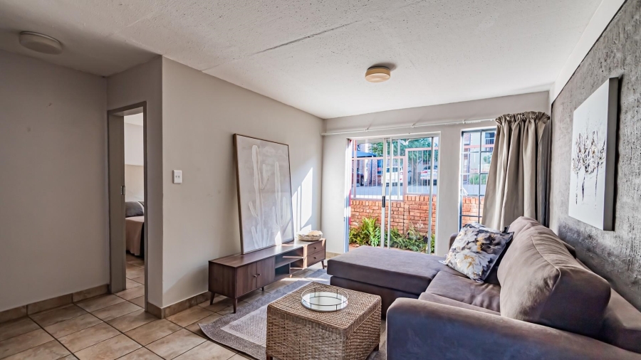 2 Bedroom Property for Sale in Rooihuiskraal North Gauteng