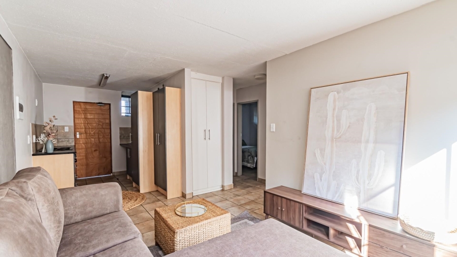 2 Bedroom Property for Sale in Rooihuiskraal North Gauteng