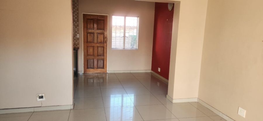  Bedroom Property for Sale in Die Hoewes Gauteng