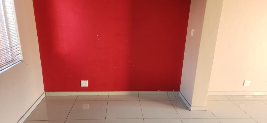  Bedroom Property for Sale in Die Hoewes Gauteng