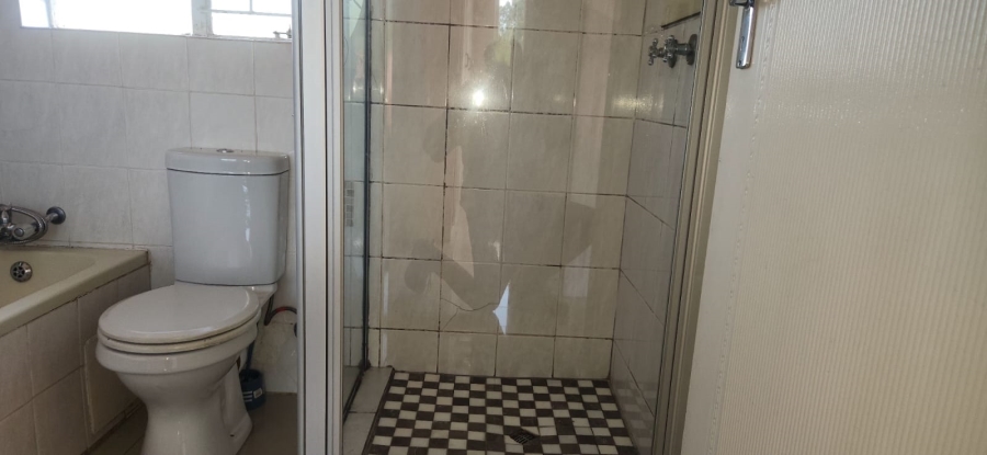  Bedroom Property for Sale in Die Hoewes Gauteng