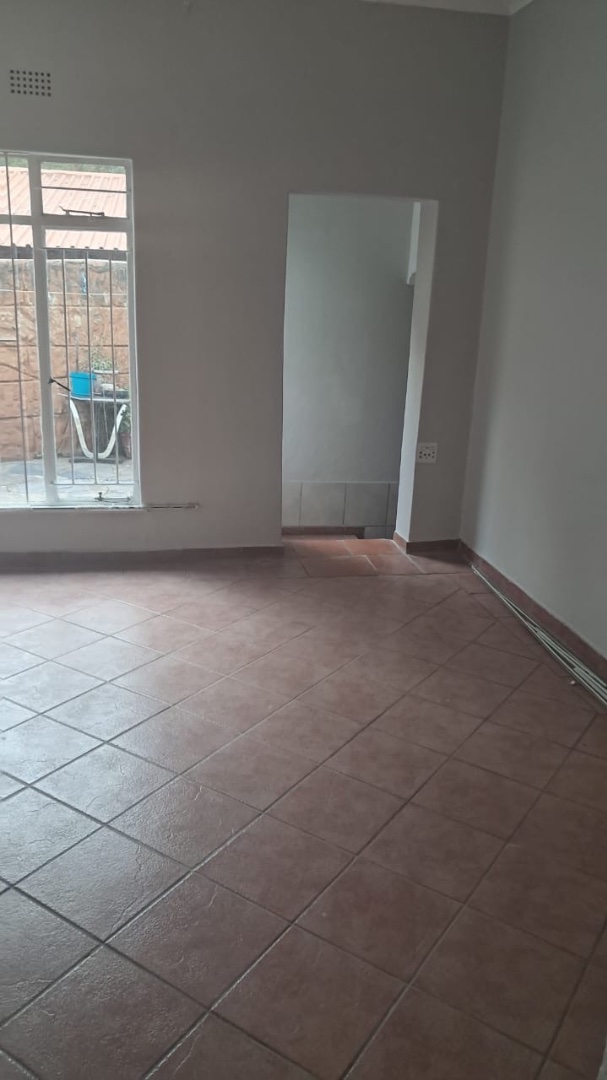 To Let 3 Bedroom Property for Rent in Alan Manor Gauteng