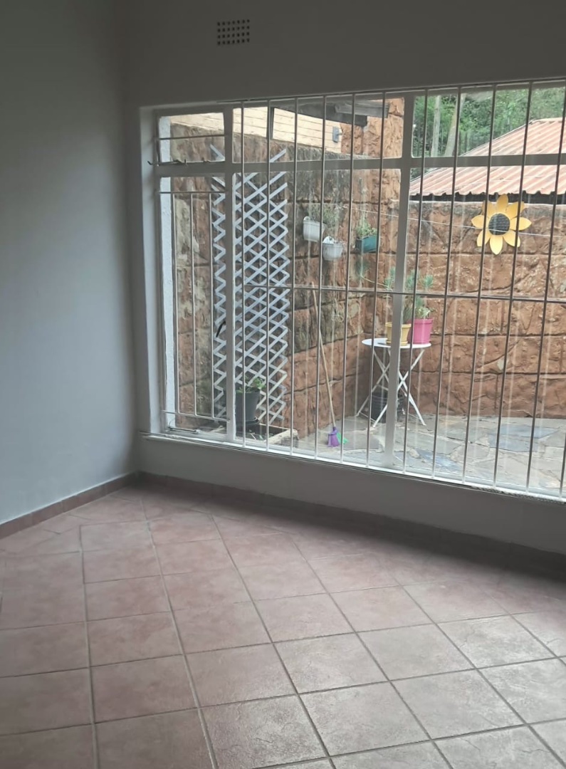 To Let 3 Bedroom Property for Rent in Alan Manor Gauteng