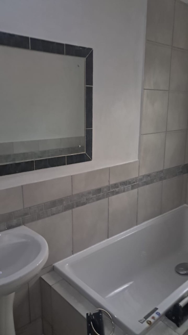 To Let 3 Bedroom Property for Rent in Alan Manor Gauteng