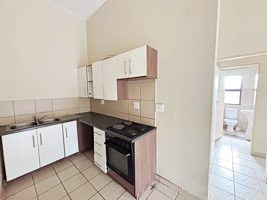3 Bedroom Property for Sale in Die Hoewes Gauteng