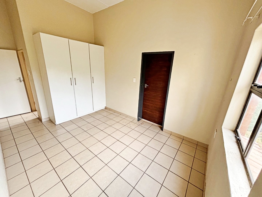 3 Bedroom Property for Sale in Die Hoewes Gauteng