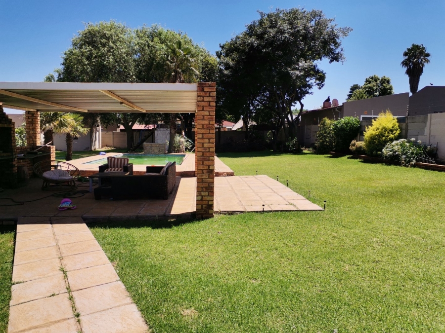 To Let 3 Bedroom Property for Rent in Witpoortjie Gauteng
