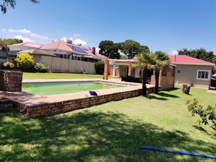To Let 3 Bedroom Property for Rent in Witpoortjie Gauteng
