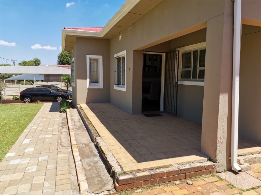To Let 3 Bedroom Property for Rent in Witpoortjie Gauteng