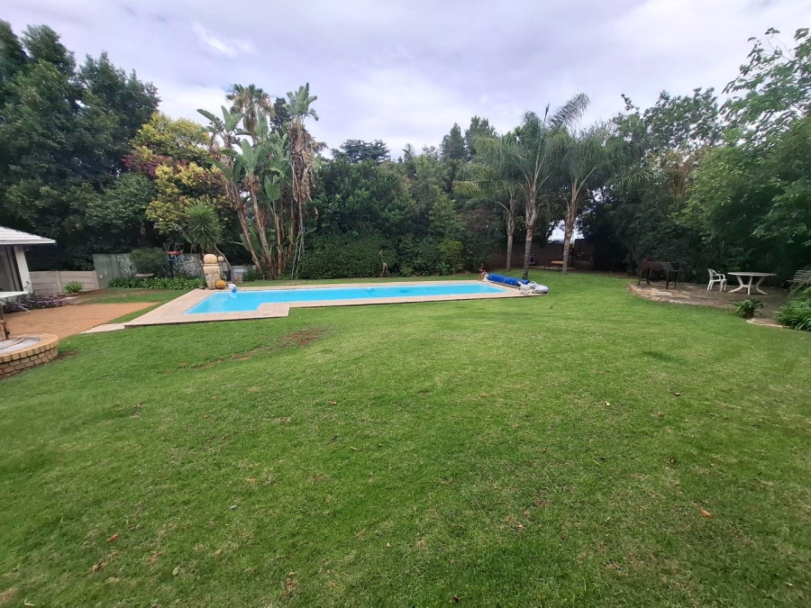 5 Bedroom Property for Sale in Waterkloof Ridge Gauteng