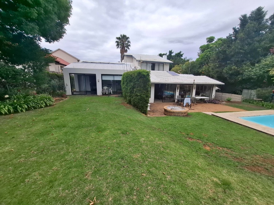 5 Bedroom Property for Sale in Waterkloof Ridge Gauteng