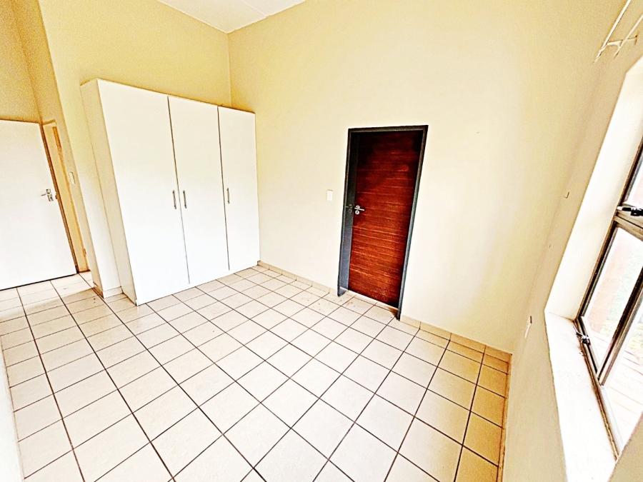 3 Bedroom Property for Sale in Die Hoewes Gauteng