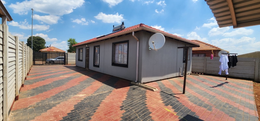 3 Bedroom Property for Sale in Sky City Gauteng