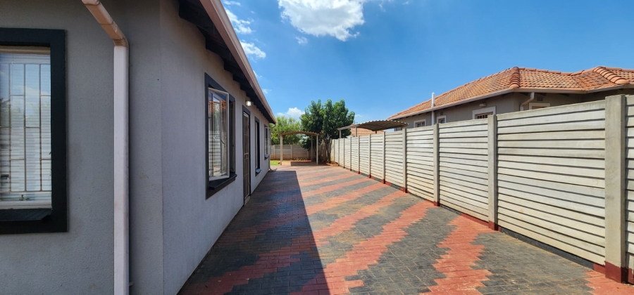 3 Bedroom Property for Sale in Sky City Gauteng