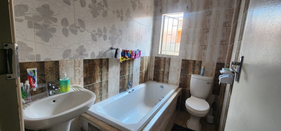 3 Bedroom Property for Sale in Sky City Gauteng