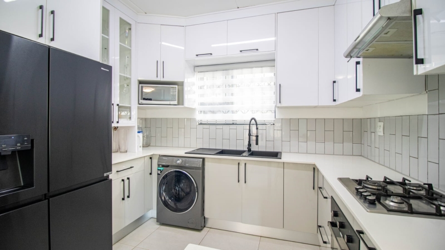 3 Bedroom Property for Sale in Brentwood Park Gauteng